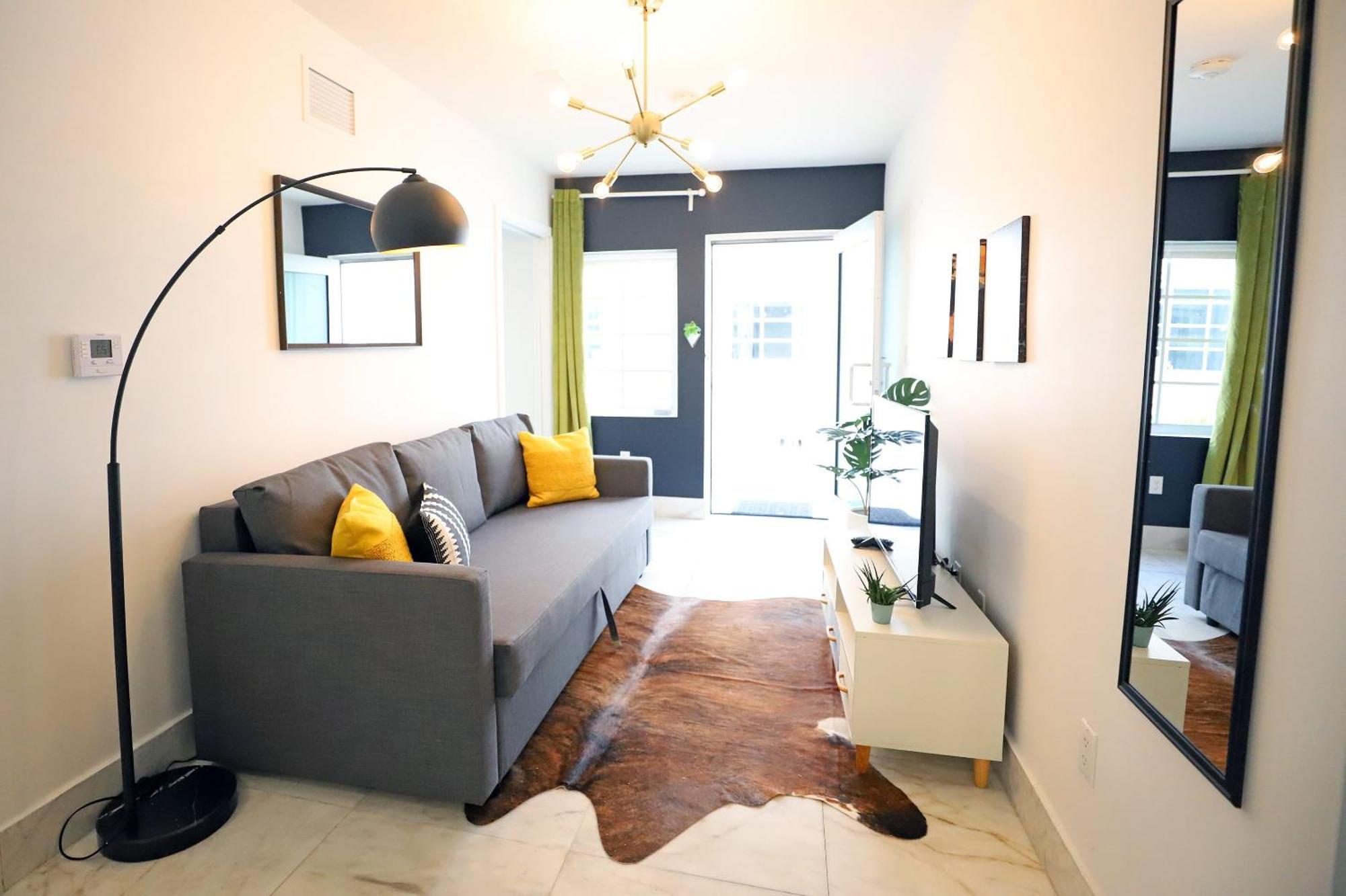 South Beach 2 Bedroom Family Pet Friendly Apartment With Free Parking On Premise Майами-Бич Экстерьер фото